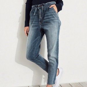 Hollister Ultrahigh-Rise Paper Bag Waist Mom Jeans